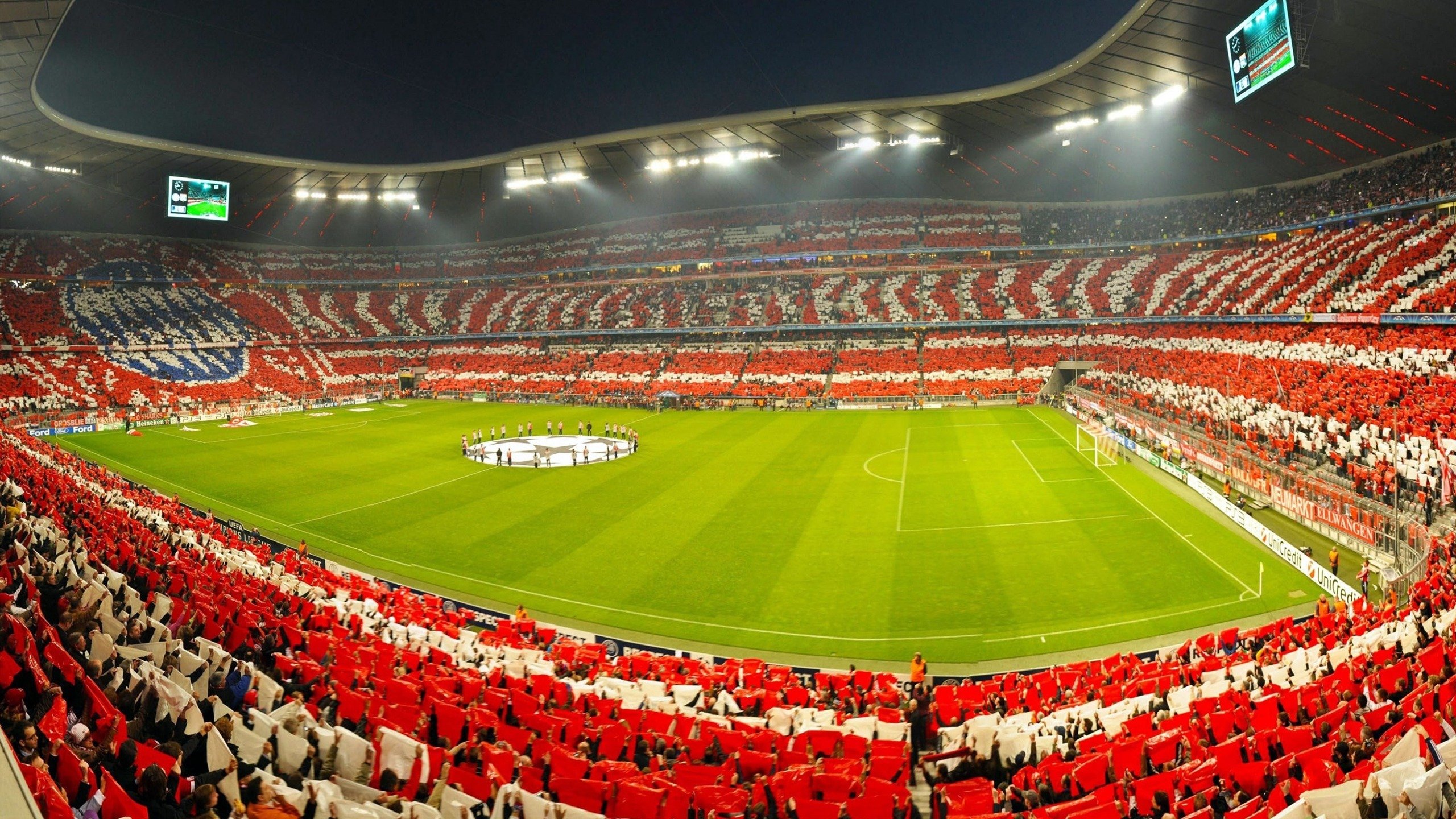 开云体育在线-英超激战正酣！逆转战局的球队再次领跑榜单，英超逆转夺冠