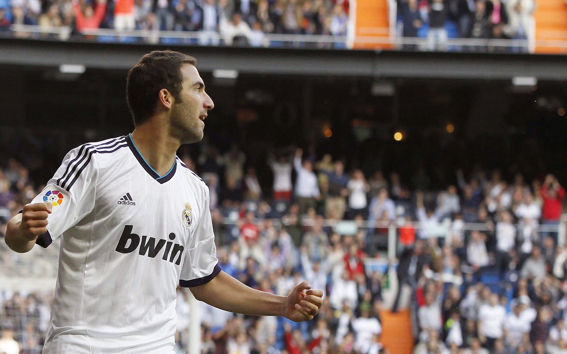 开云体育网站入口-费兰·托雷斯状态极佳，皇马的左路攻势如日中天，费兰·托雷斯集锦